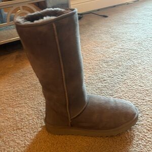 Ugg Tall Gray